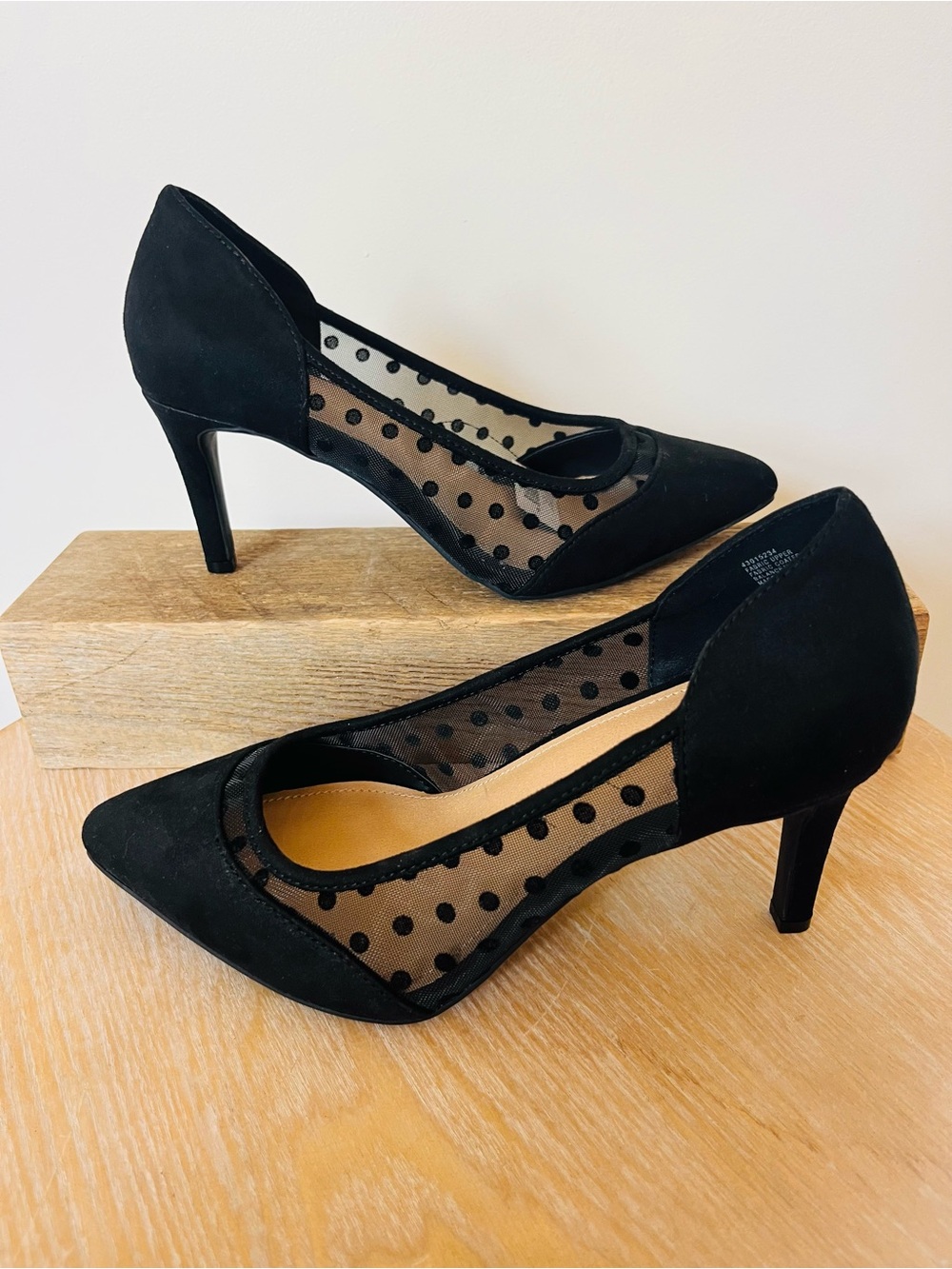Torrid NWT size 9 Black Polka Dot Mesh Pointed shoe with 3” heel